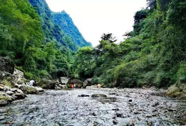溯溪徒步5.jpg